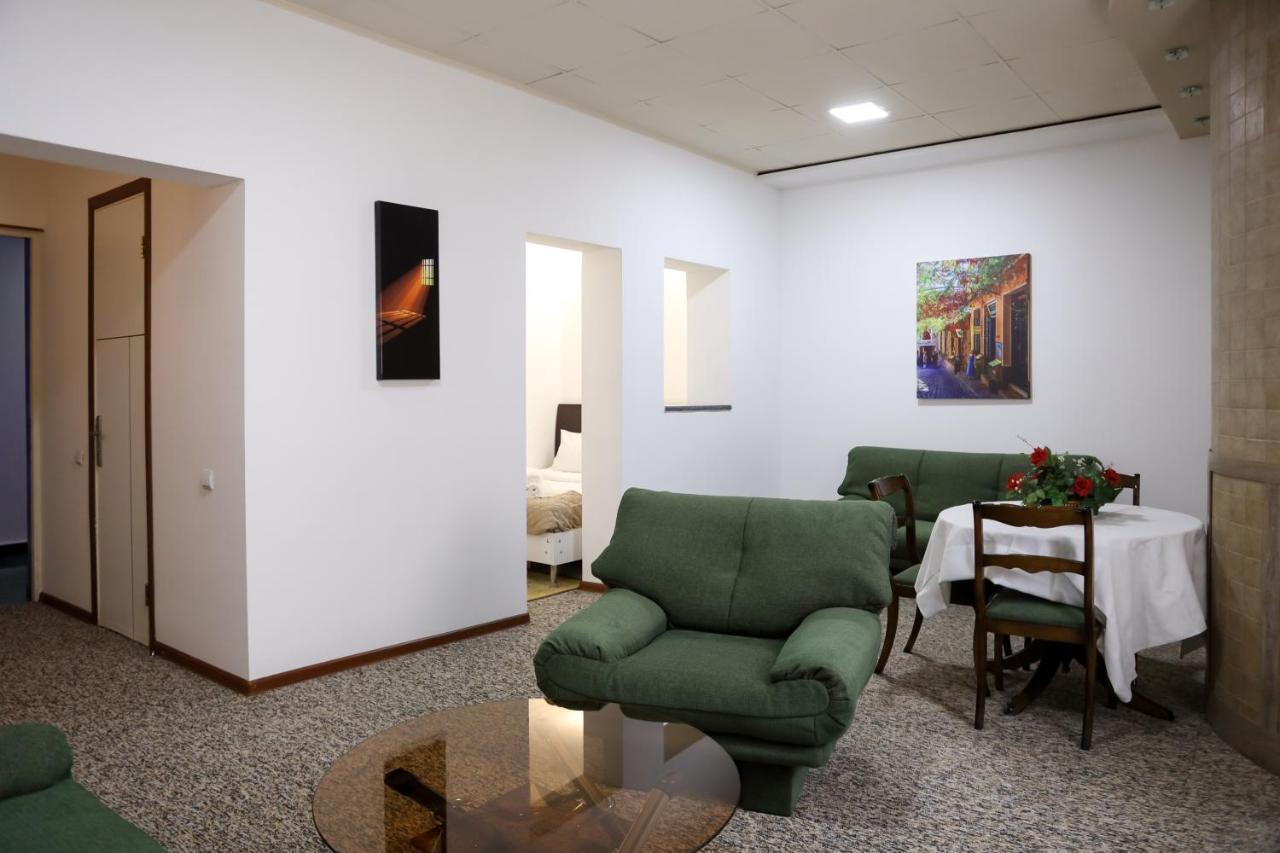 No Problem Hotel Yerevan Ngoại thất bức ảnh