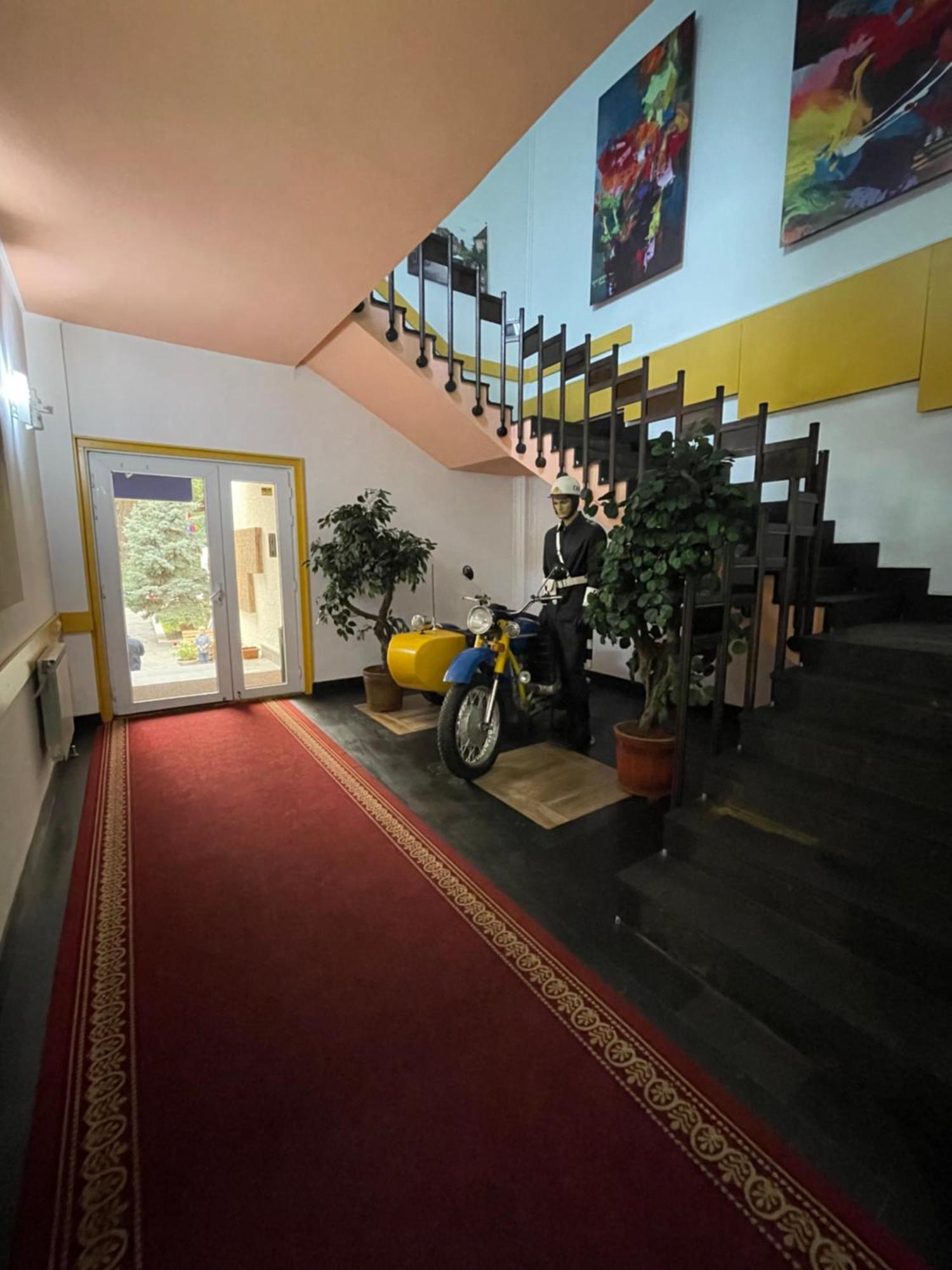 No Problem Hotel Yerevan Ngoại thất bức ảnh