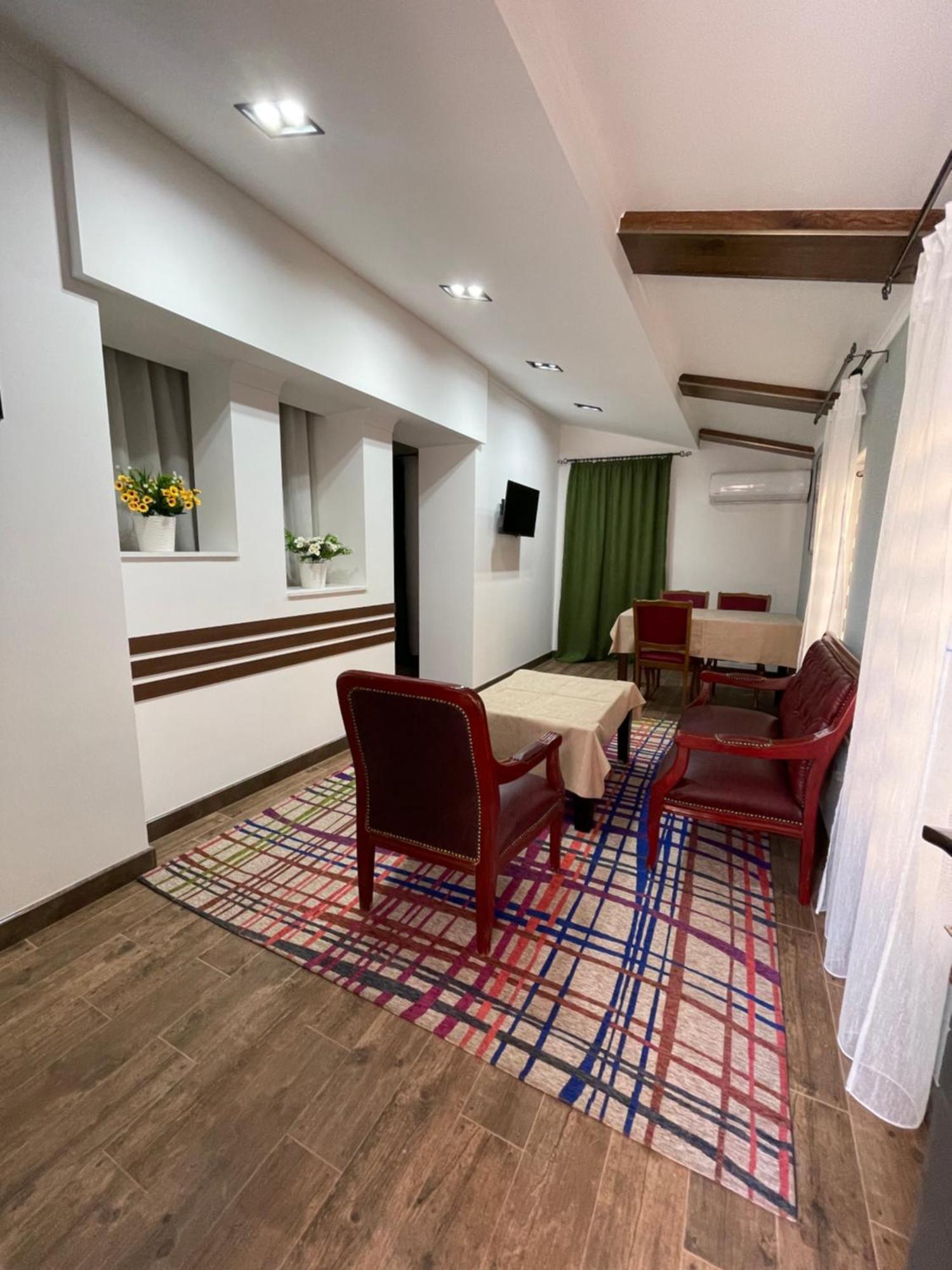 No Problem Hotel Yerevan Ngoại thất bức ảnh
