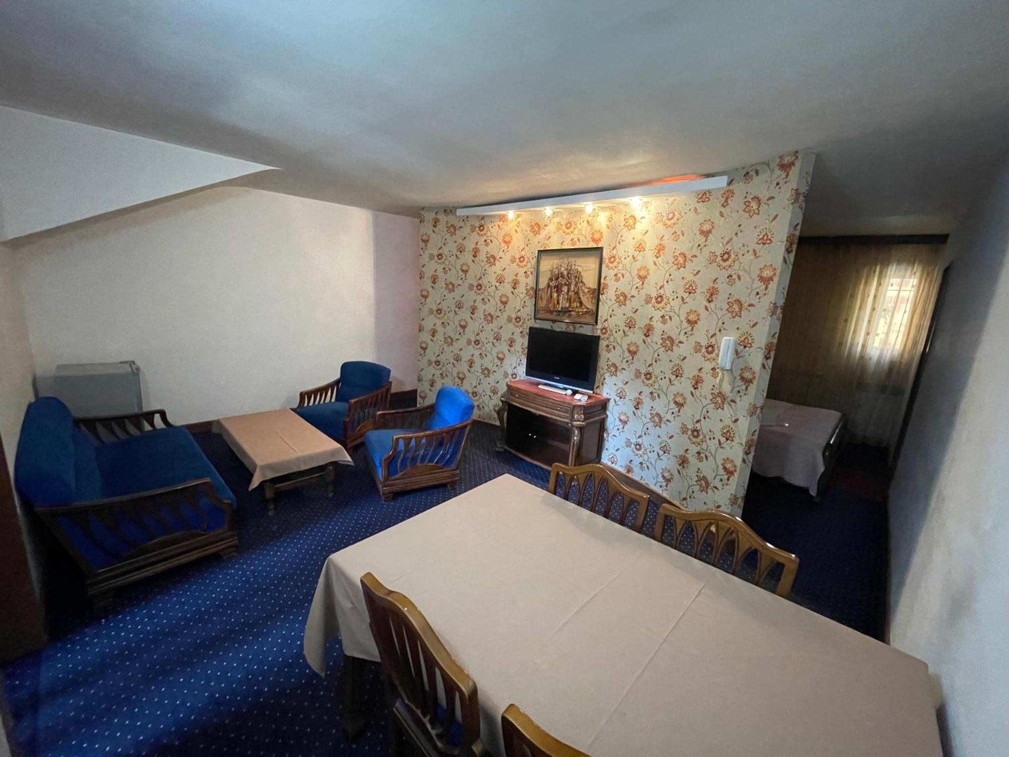 No Problem Hotel Yerevan Ngoại thất bức ảnh