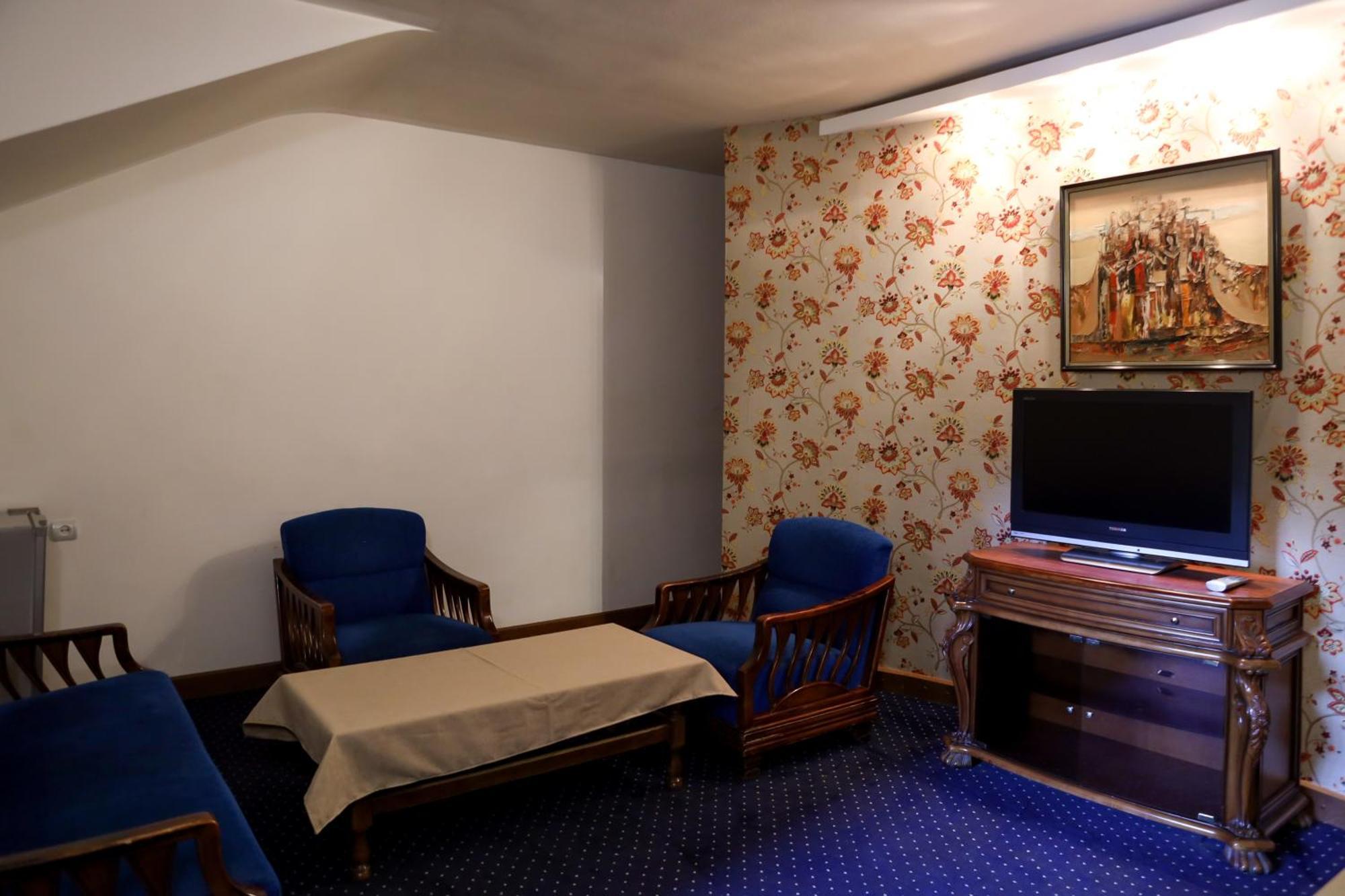 No Problem Hotel Yerevan Ngoại thất bức ảnh