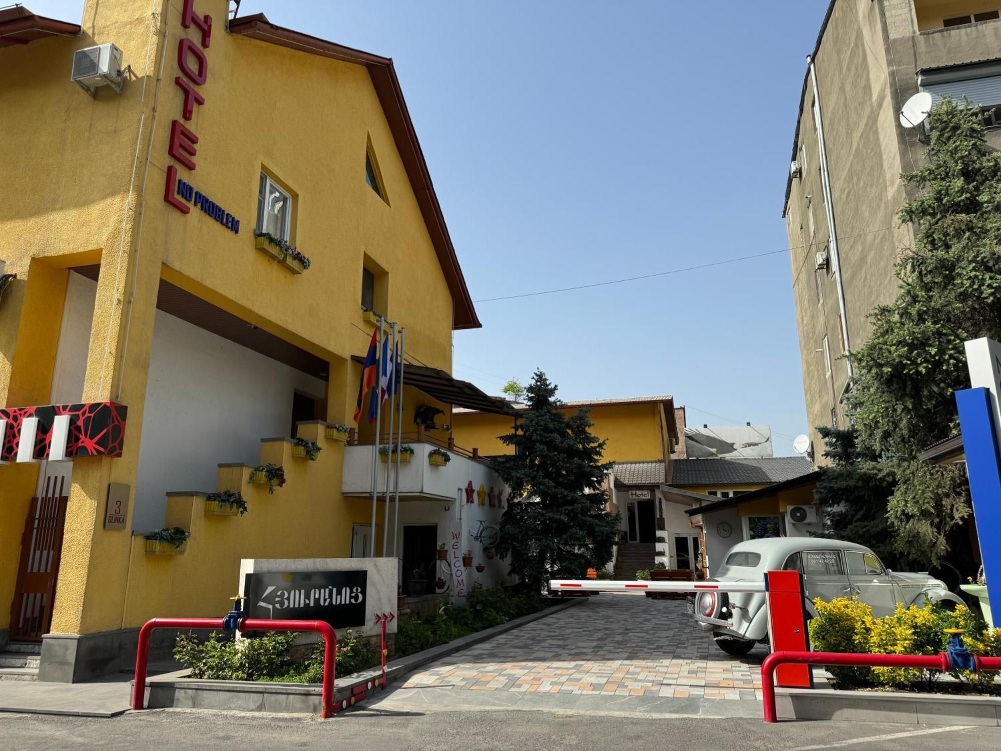 No Problem Hotel Yerevan Ngoại thất bức ảnh