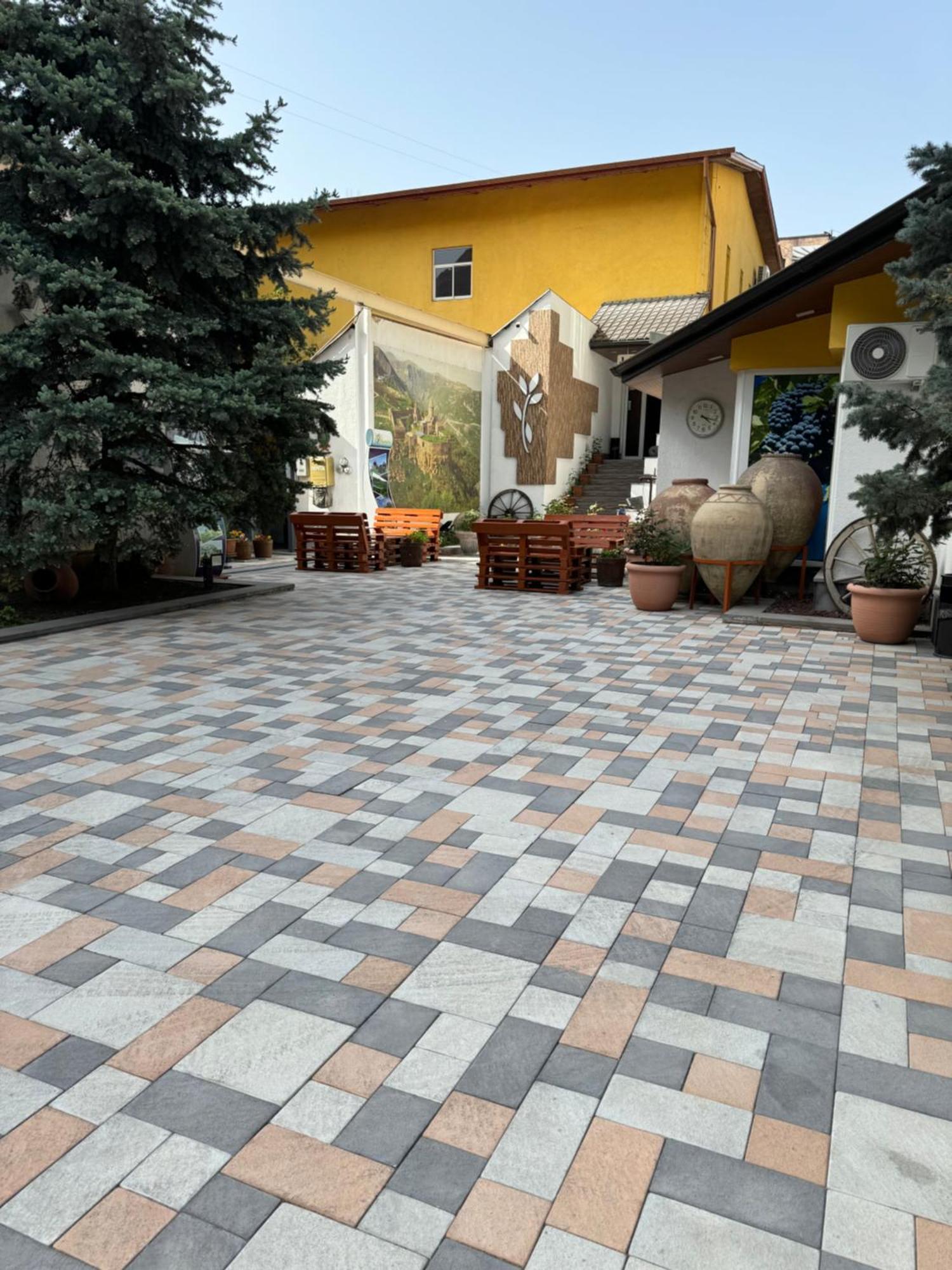 No Problem Hotel Yerevan Ngoại thất bức ảnh