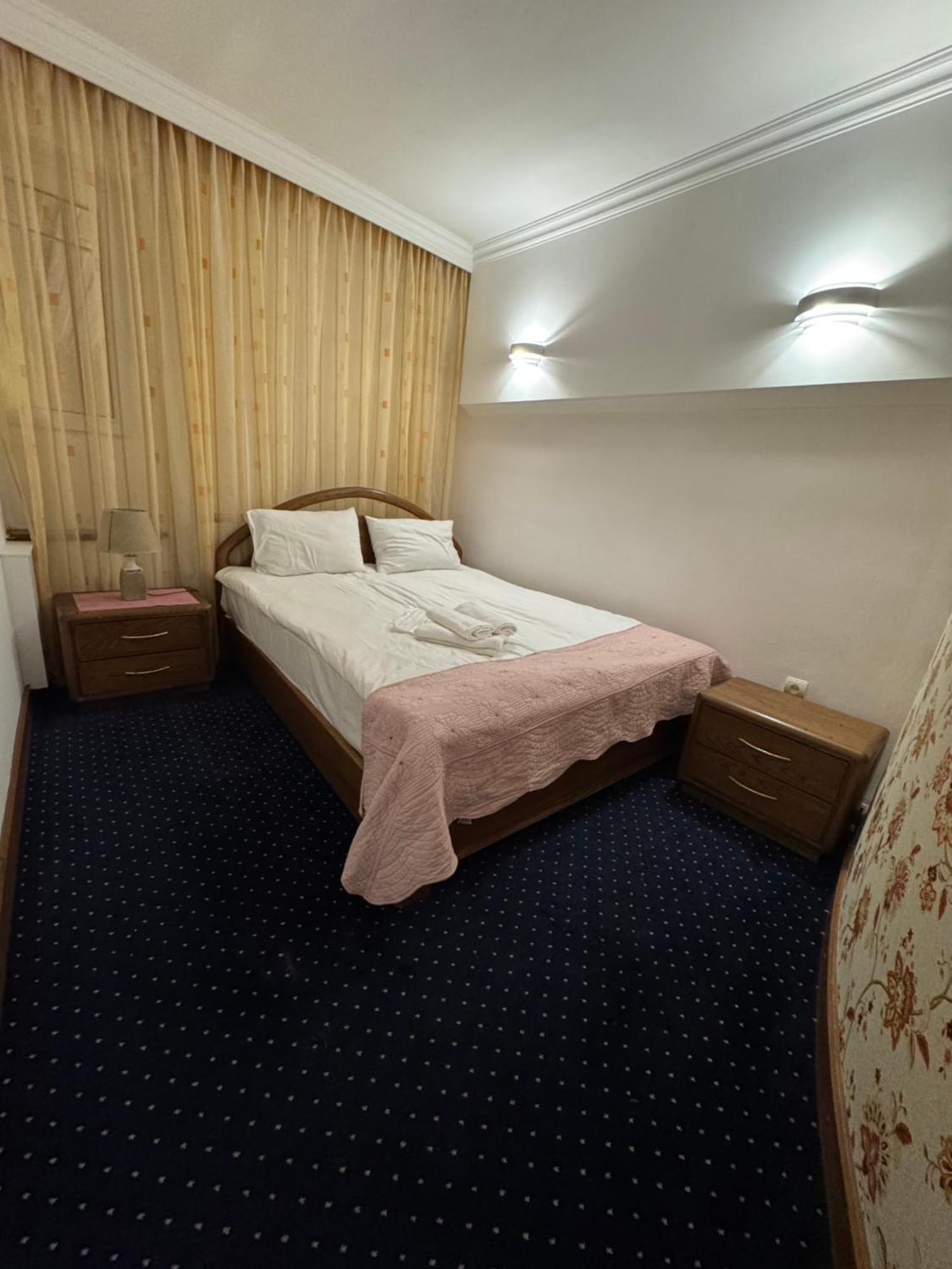 No Problem Hotel Yerevan Ngoại thất bức ảnh