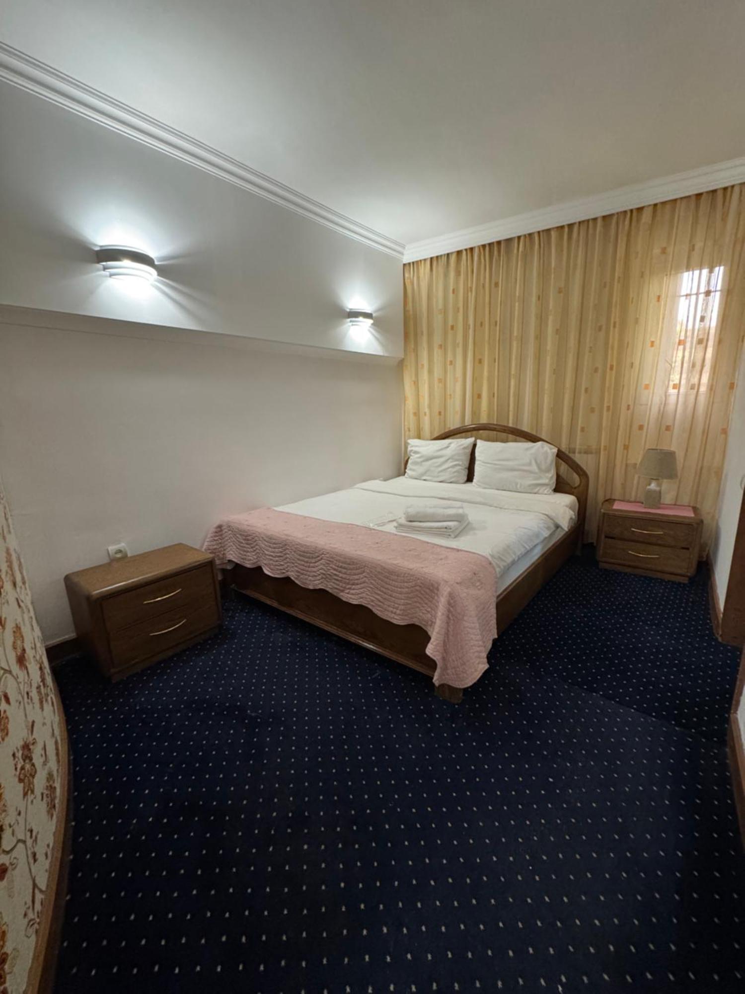 No Problem Hotel Yerevan Ngoại thất bức ảnh